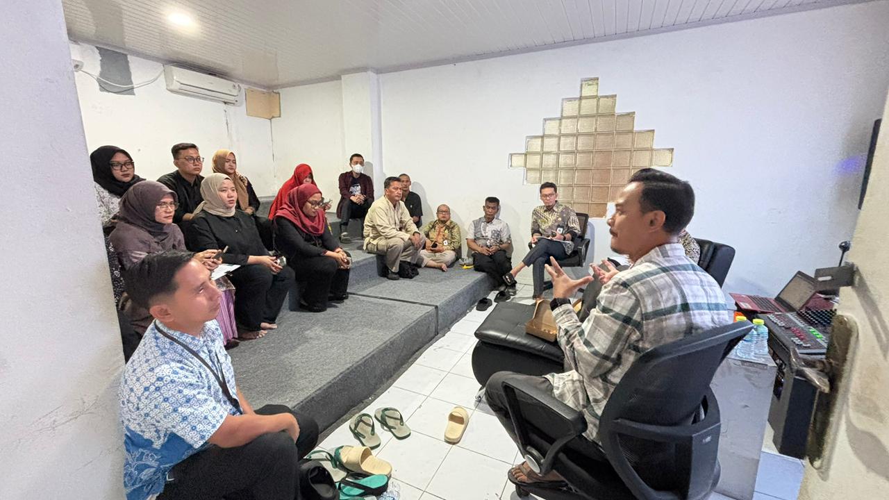 Rapat PPID untuk meningkatkan kualitas pelayanan informasi publik.